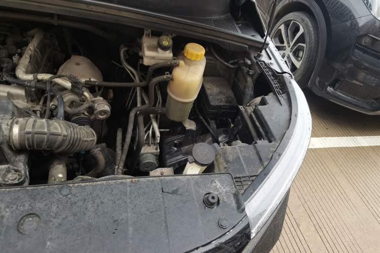 Used Wuling Zhengcheng 2021 1.5T Manual Luxury Version Engine Bay Left