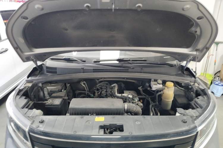 Used Wuling Zhengcheng 2021 1.5T Manual Luxury Version Engine Bay