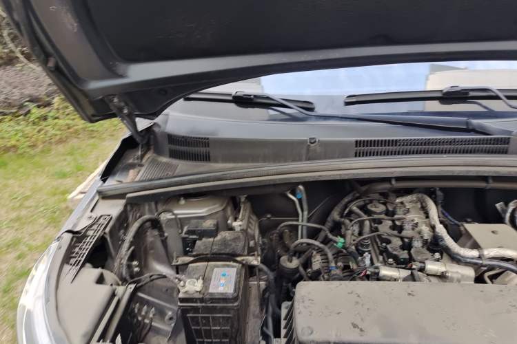 Used Wuling Zhengcheng 2021 1.5T Manual Luxury Version Engine Bay Right