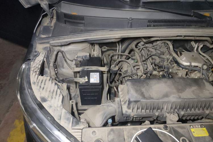 Used Wuling Zhengcheng 2021 1.5T Manual Comfort Version Engine Bay Right