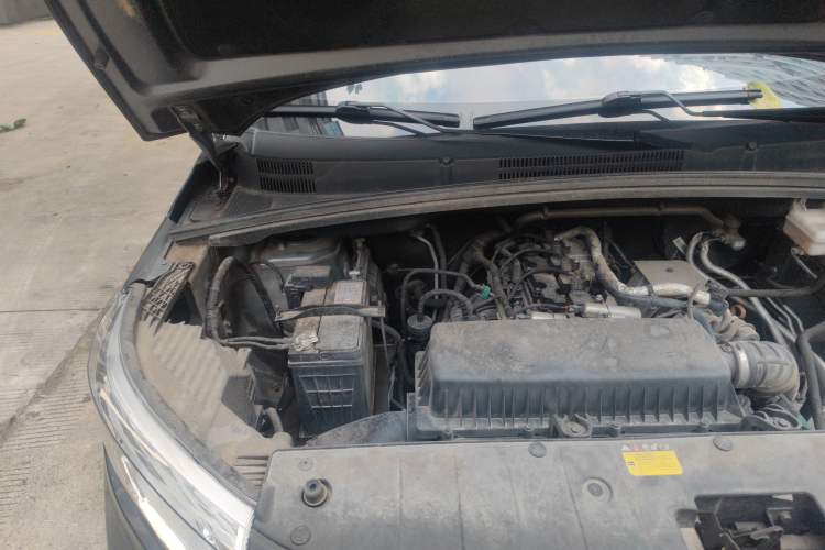 Used Wuling Zhengcheng 2021 1.5T Manual Comfort Version Engine Bay Right