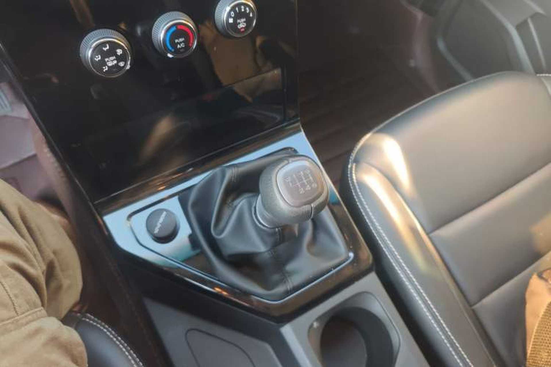 Used Wuling Zhengcheng 2021 1.5T Manual Luxury Version Gear Lever