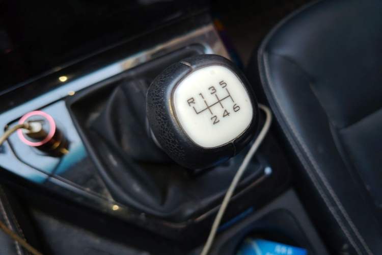 Used Wuling Zhengcheng 2021 1.5T Manual Luxury Version Gear Lever