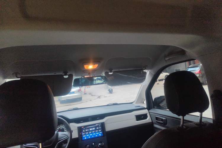 Used Wuling Zhengcheng 2021 1.5T Manual Comfort Version Headliner