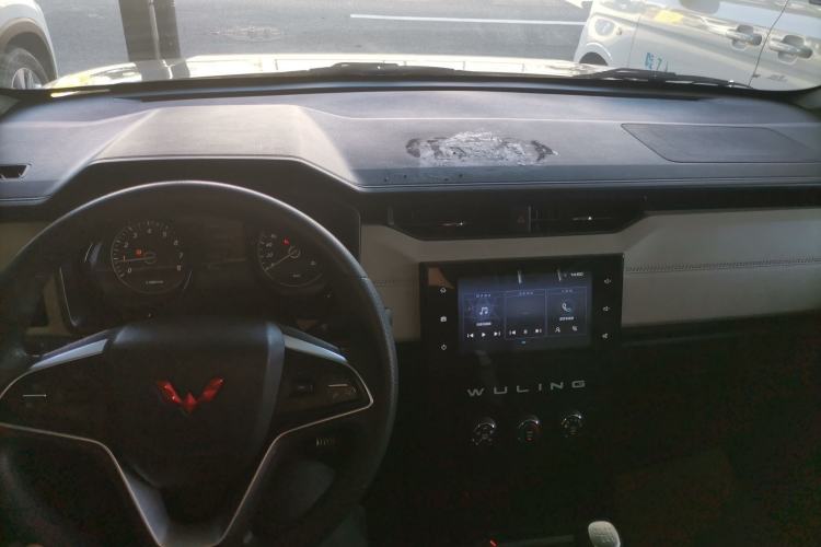 Used Wuling Zhengcheng 2021 1.5T Manual Luxury Version Interior 2