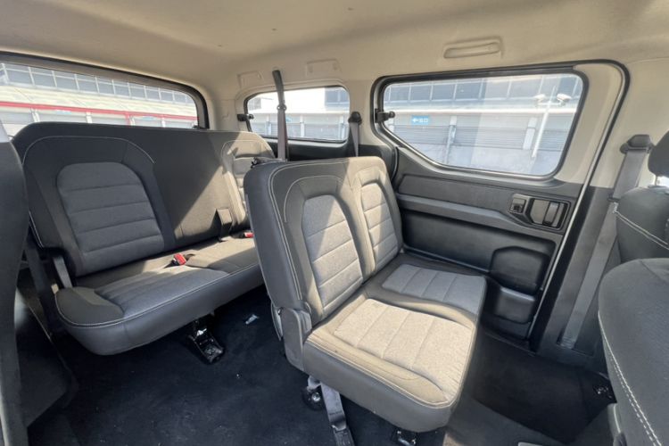 Used Wuling Zhengcheng 2021 1.5T Manual Comfort Version Interior 4