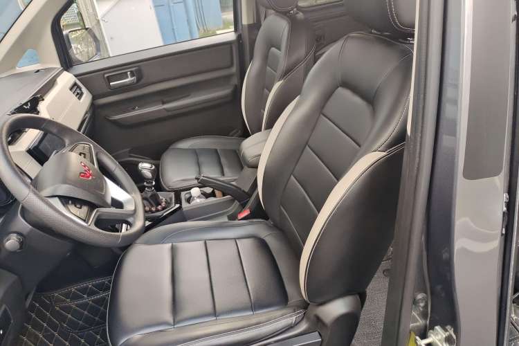 Used Wuling Zhengcheng 2021 1.5T Manual Luxury Version Left Front Seat