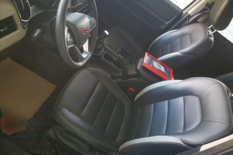 Used Wuling Zhengcheng 2021 1.5T Manual Luxury Version Left Front Seat
