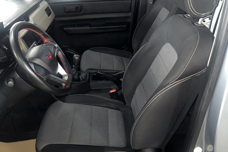 Used Wuling Zhengcheng 2021 1.5T Manual Comfort Version Left Front Seat