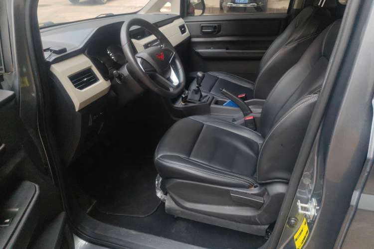 Used Wuling Zhengcheng 2021 1.5T Manual Comfort Version Left Front Seat