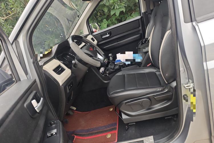 Used Wuling Zhengcheng 2021 1.5T Manual Luxury Version Left Front Seat