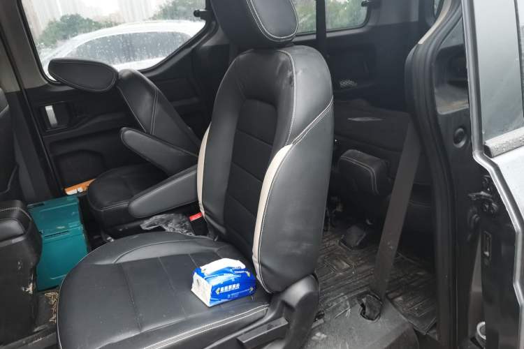 Used Wuling Zhengcheng 2021 1.5T Manual Luxury Version Left Rear Seat