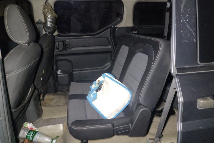 Used Wuling Zhengcheng 2021 1.5T Manual Comfort Version Left Rear Seat