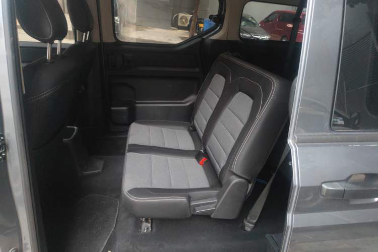 Used Wuling Zhengcheng 2021 1.5T Manual Comfort Version Left Rear Seat