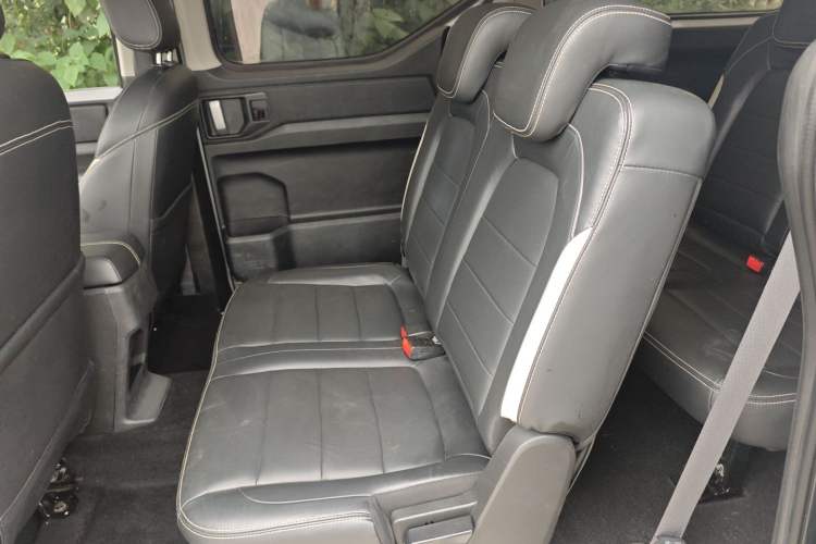 Used Wuling Zhengcheng 2021 1.5T Manual Luxury Version Left Rear Seat