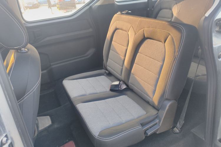 Used Wuling Zhengcheng 2021 1.5T Manual Comfort Version Left Rear Seat
