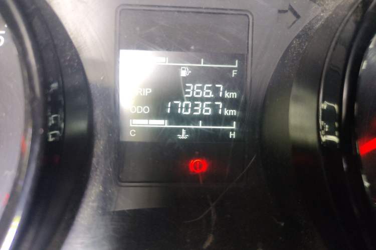 Used Wuling Zhengcheng 2021 1.5T Manual Comfort Version Odometer Close Up
