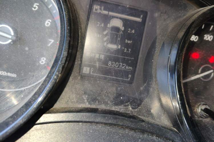 Used Wuling Zhengcheng 2021 1.5T Manual Luxury Version Odometer Close Up