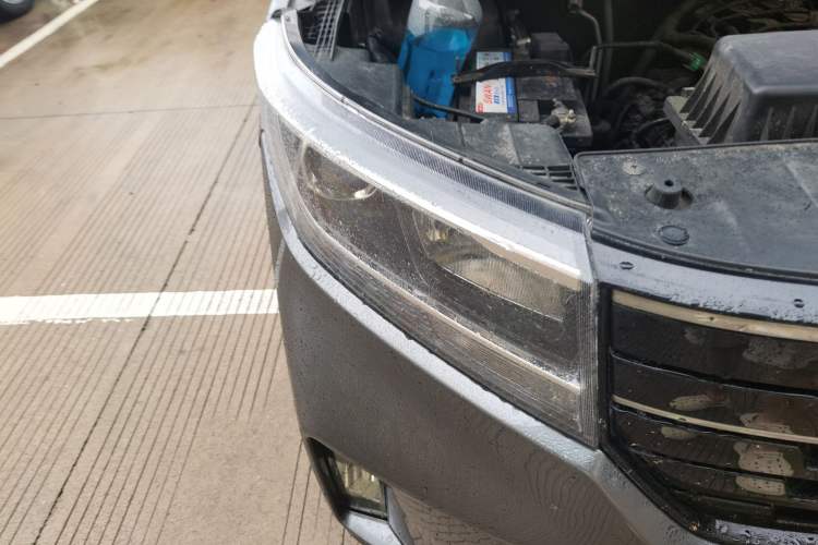 Used Wuling Zhengcheng 2021 1.5T Manual Luxury Version Right Front Headlight