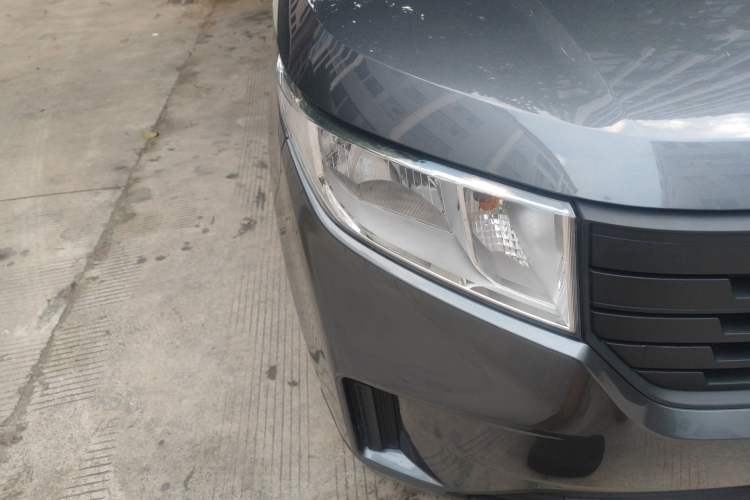 Used Wuling Zhengcheng 2021 1.5T Manual Comfort Version Right Front Headlight
