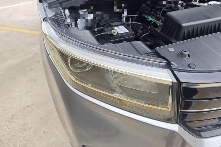 Used Wuling Zhengcheng 2021 1.5T Manual Luxury Version Right Front Headlight