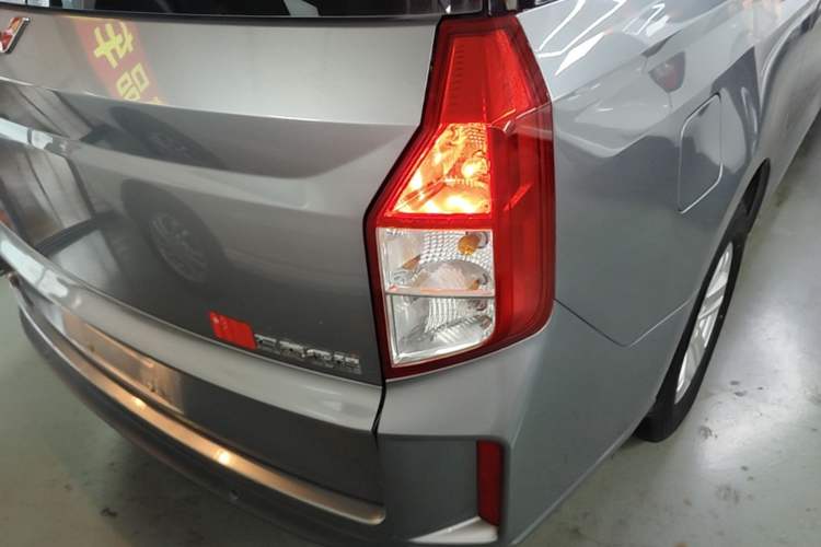 Used Wuling Zhengcheng 2021 1.5T Manual Luxury Version Right Rear Taillight