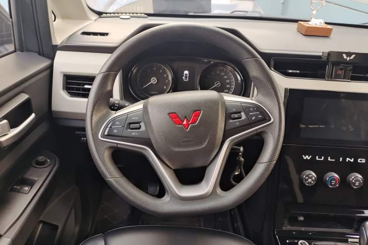 Used Wuling Zhengcheng 2021 1.5T Manual Luxury Version Steering Wheel
