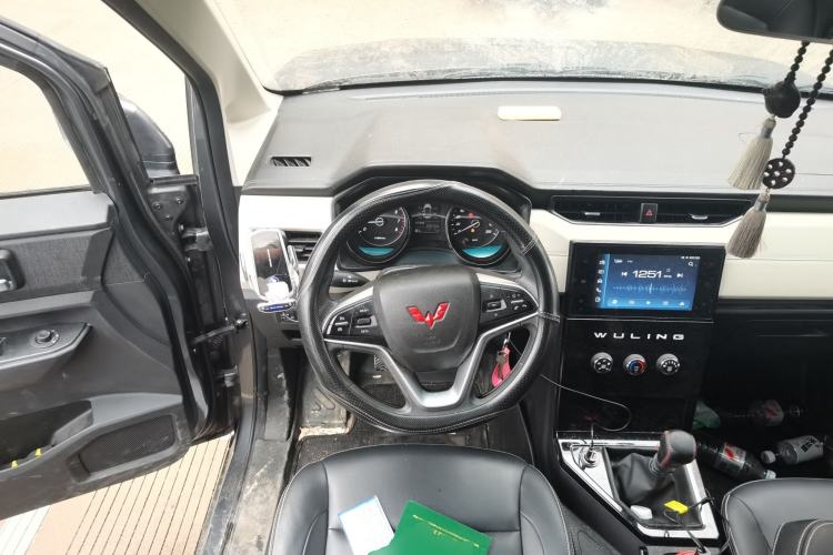 Used Wuling Zhengcheng 2021 1.5T Manual Luxury Version Steering Wheel