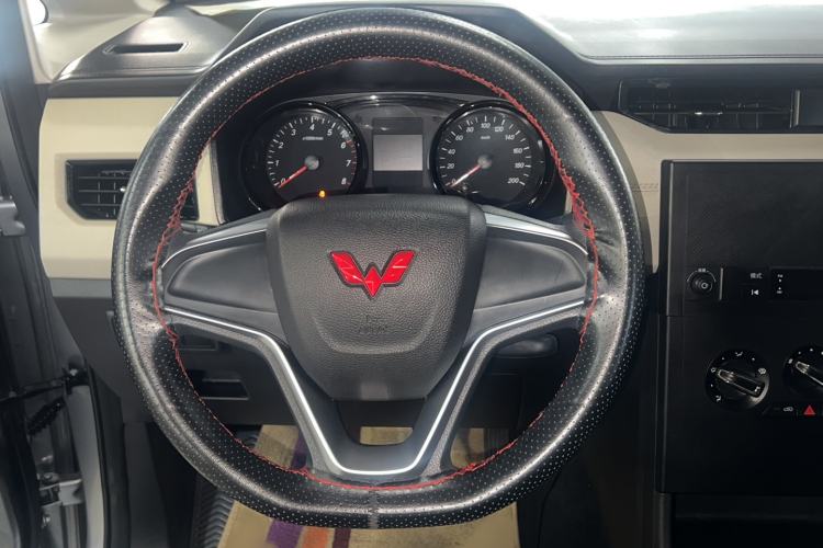 Used Wuling Zhengcheng 2021 1.5T Manual Comfort Version Steering Wheel