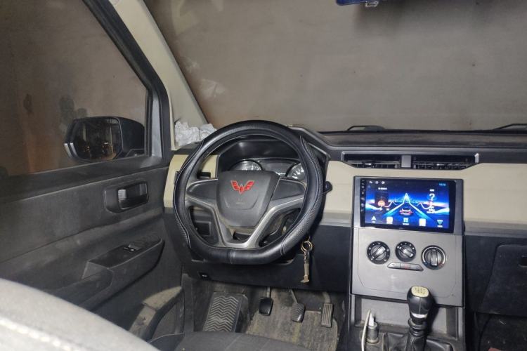 Used Wuling Zhengcheng 2021 1.5T Manual Comfort Version Steering Wheel