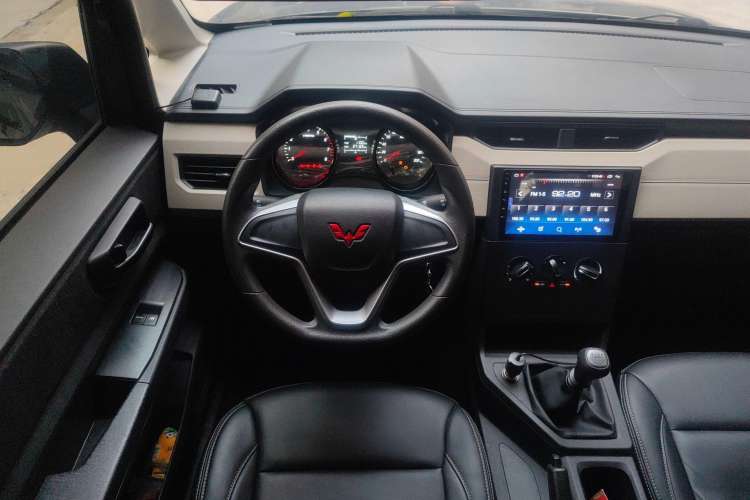 Used Wuling Zhengcheng 2021 1.5T Manual Comfort Version Steering Wheel