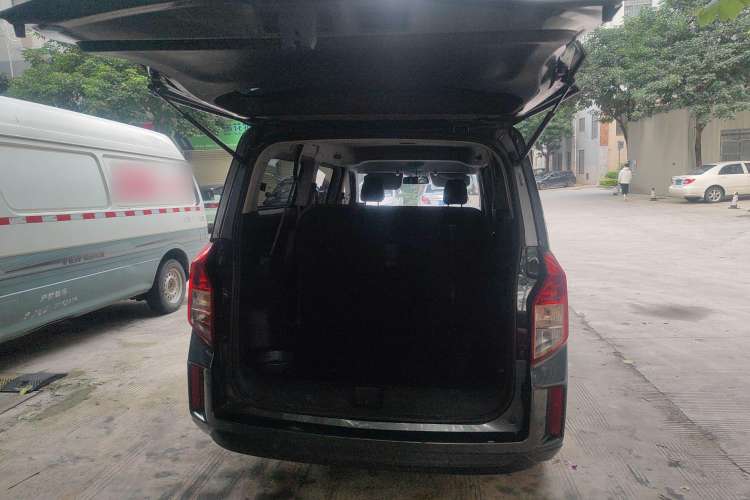 Used Wuling Zhengcheng 2021 1.5T Manual Comfort Version Trunk
