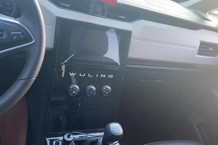 Used Wuling Zhengcheng 2021 1.5T Manual Luxury Commercial Vehicle Audio And AC Panel