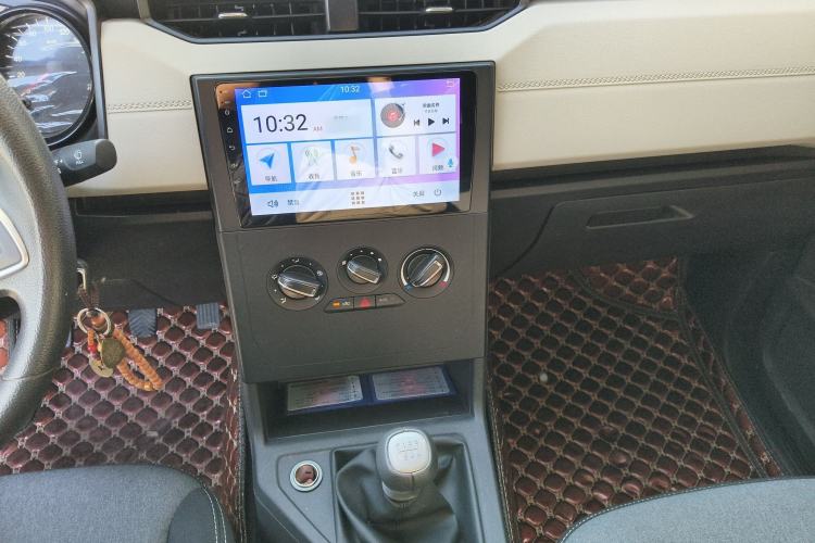 Used Wuling Zhengcheng 2021 1.5T Manual Comfort Version with Enclosed Windows Audio And AC Panel