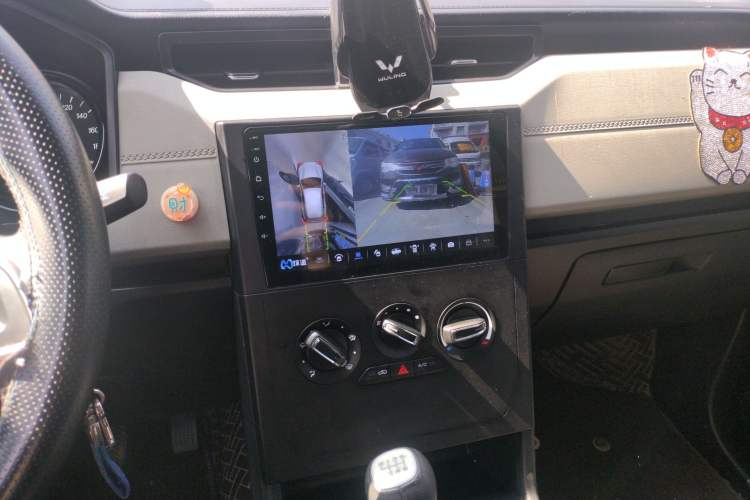 Used Wuling Zhengcheng 2021 1.5T Manual Comfort Version Audio And AC Panel