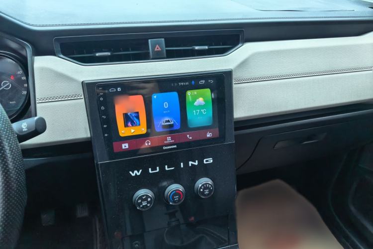 Used Wuling Zhengcheng 2021 1.5T Manual Luxury Version Audio And AC Panel