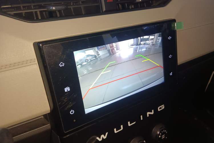 Used Wuling Zhengcheng 2021 1.5T Manual Luxury Version Audio And AC Panel
