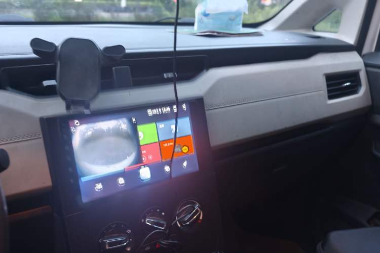 Used Wuling Zhengcheng 2021 1.5T Manual Comfort Version Audio And AC Panel