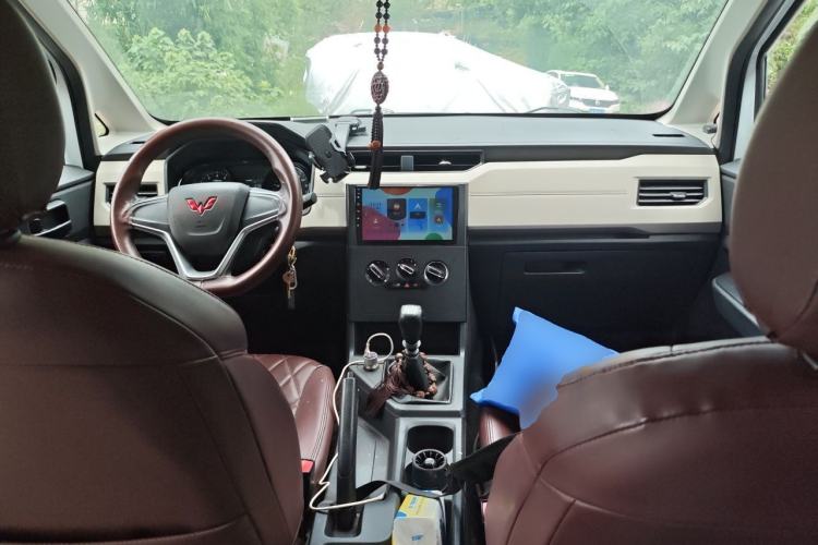 Used Wuling Zhengcheng 2021 1.5T Manual Comfort Version Center Console