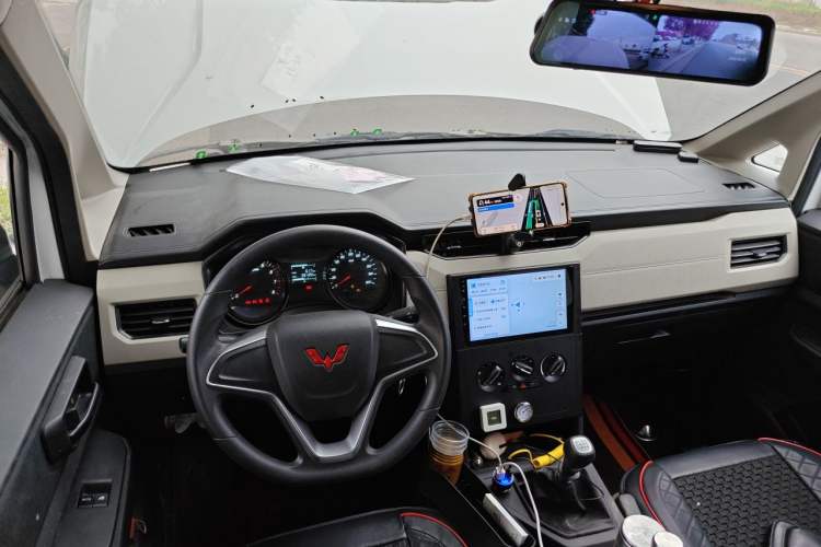 Used Wuling Zhengcheng 2021 1.5T Manual Comfort Version Center Console