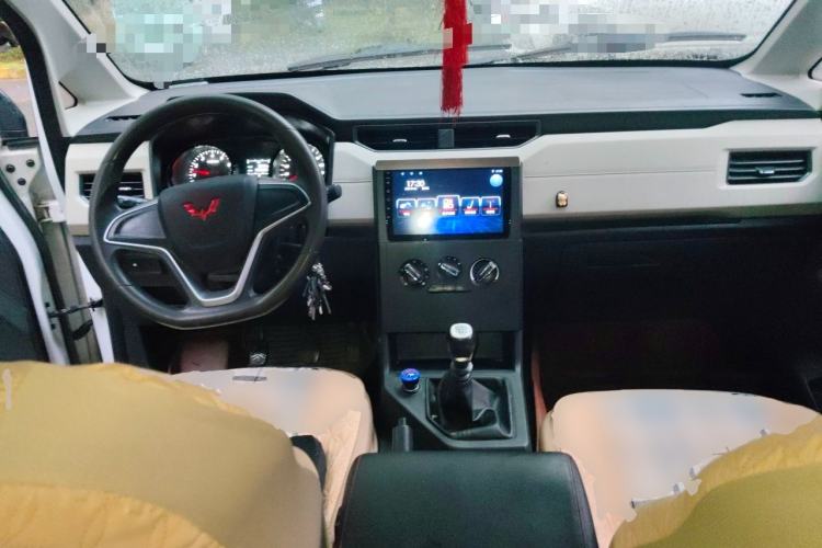 Used Wuling Zhengcheng 2021 1.5T Manual Comfort Version Center Console