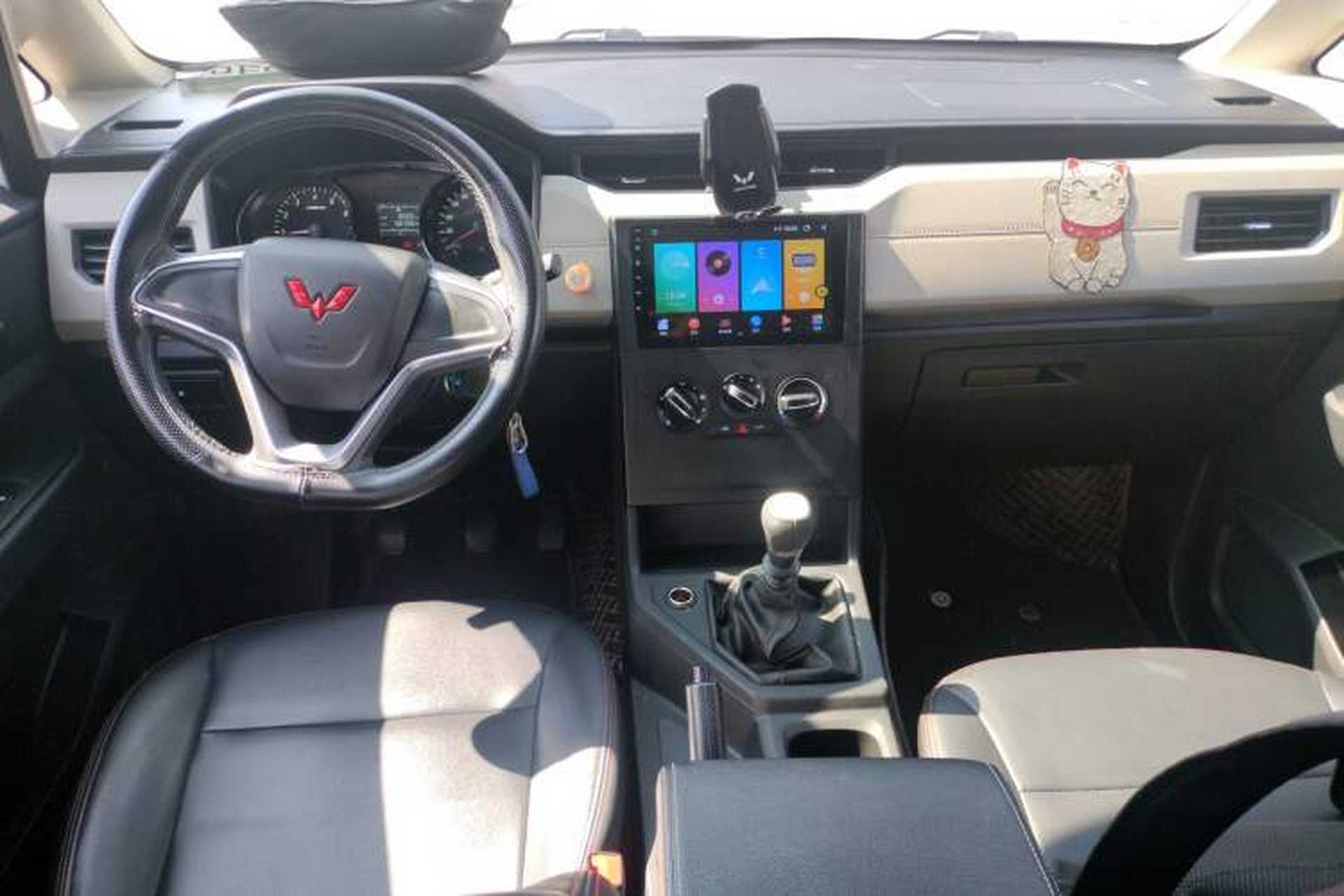 Used Wuling Zhengcheng 2021 1.5T Manual Comfort Version Center Console