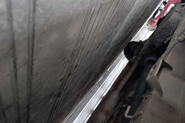 Used Wuling Zhengcheng 2021 1.5T Manual Luxury Commercial Vehicle Chassis Front Right