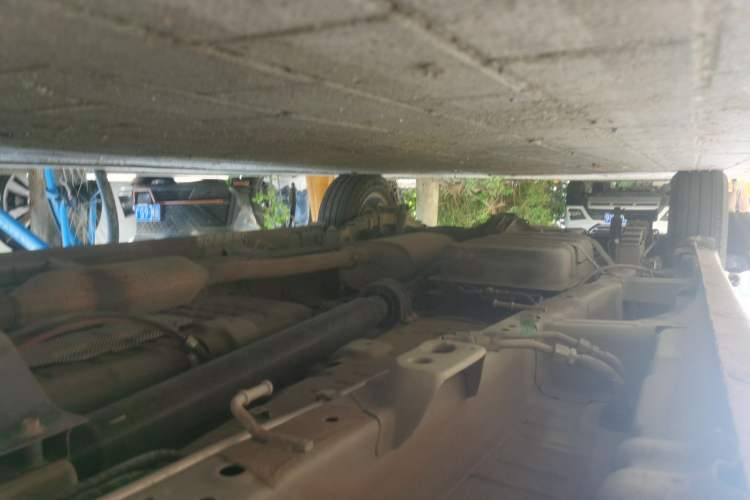 Used Wuling Zhengcheng 2021 1.5T Manual Luxury Version Chassis Front Right