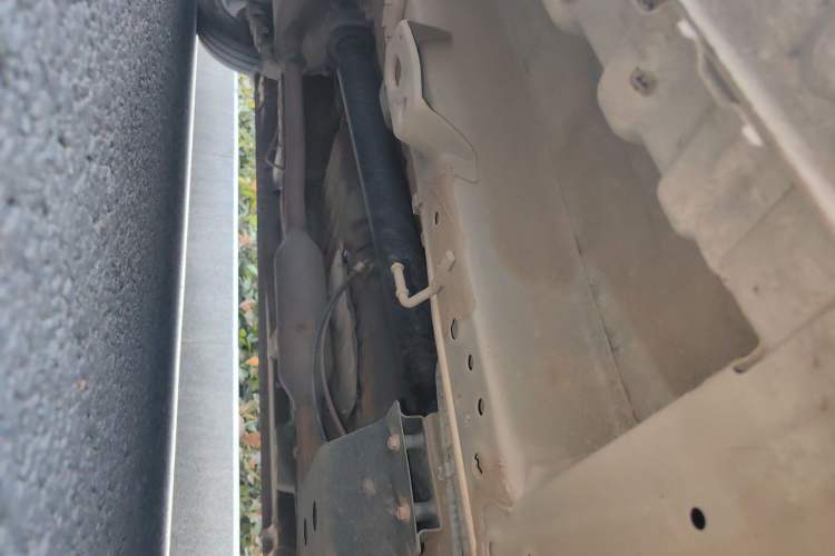 Used Wuling Zhengcheng 2021 1.5T Manual Luxury Commercial Vehicle Chassis Front Right