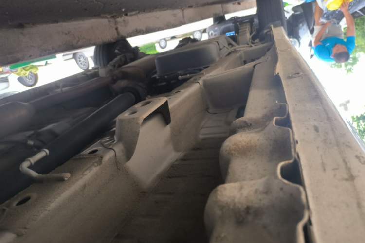 Used Wuling Zhengcheng 2021 1.5T Manual Comfort Version Chassis Front Right