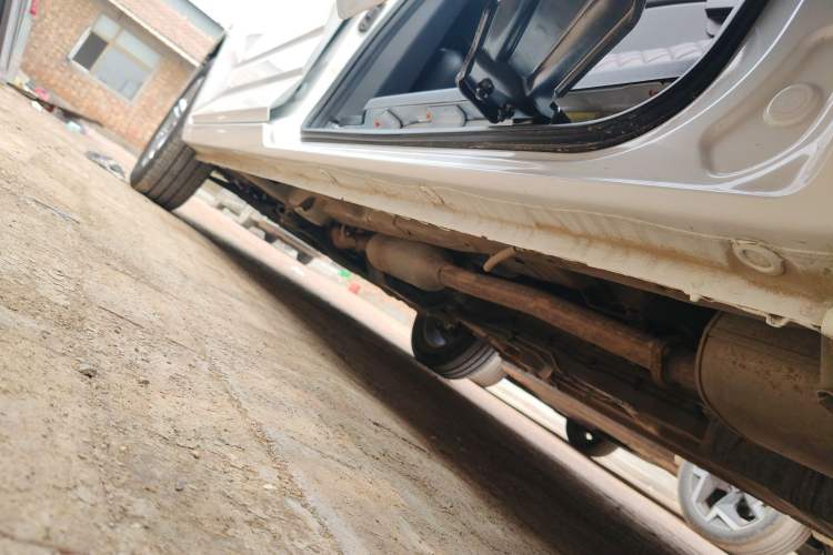 Used Wuling Zhengcheng 2021 1.5T Manual Luxury Version Chassis Rear Left