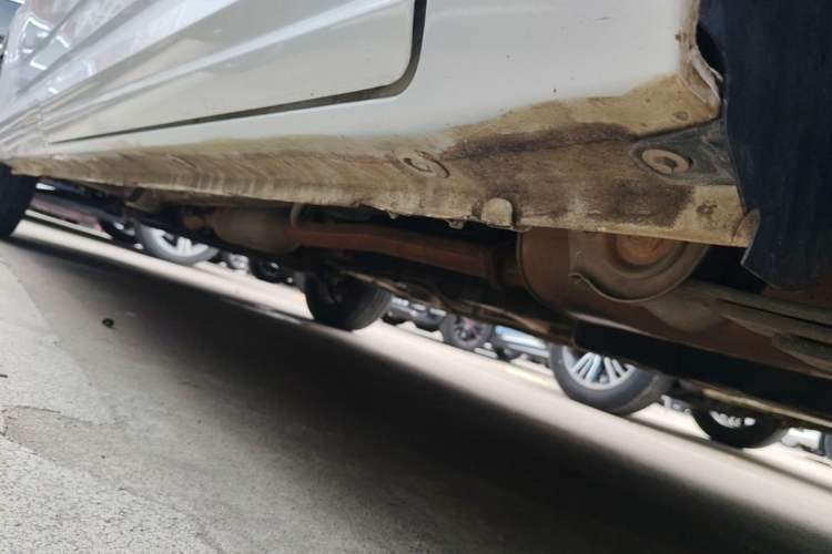 Used Wuling Zhengcheng 2021 1.5T Manual Comfort Version Chassis Rear Left