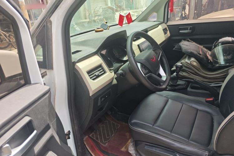 Used Wuling Zhengcheng 2021 1.5T Manual Luxury Version Driver Seat