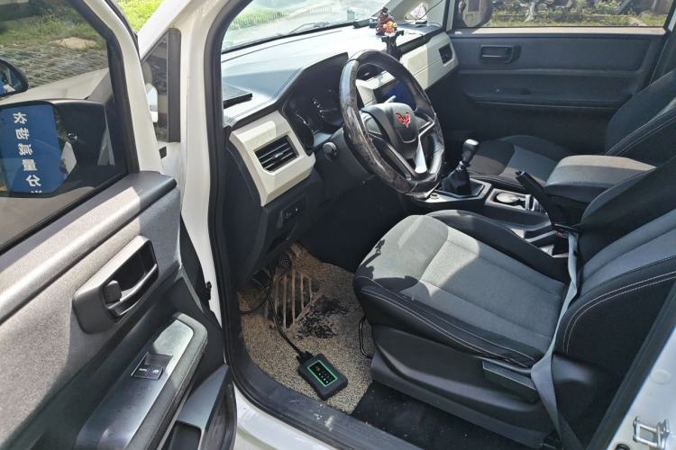 Used Wuling Zhengcheng 2021 1.5T Manual Comfort Version Driver Seat